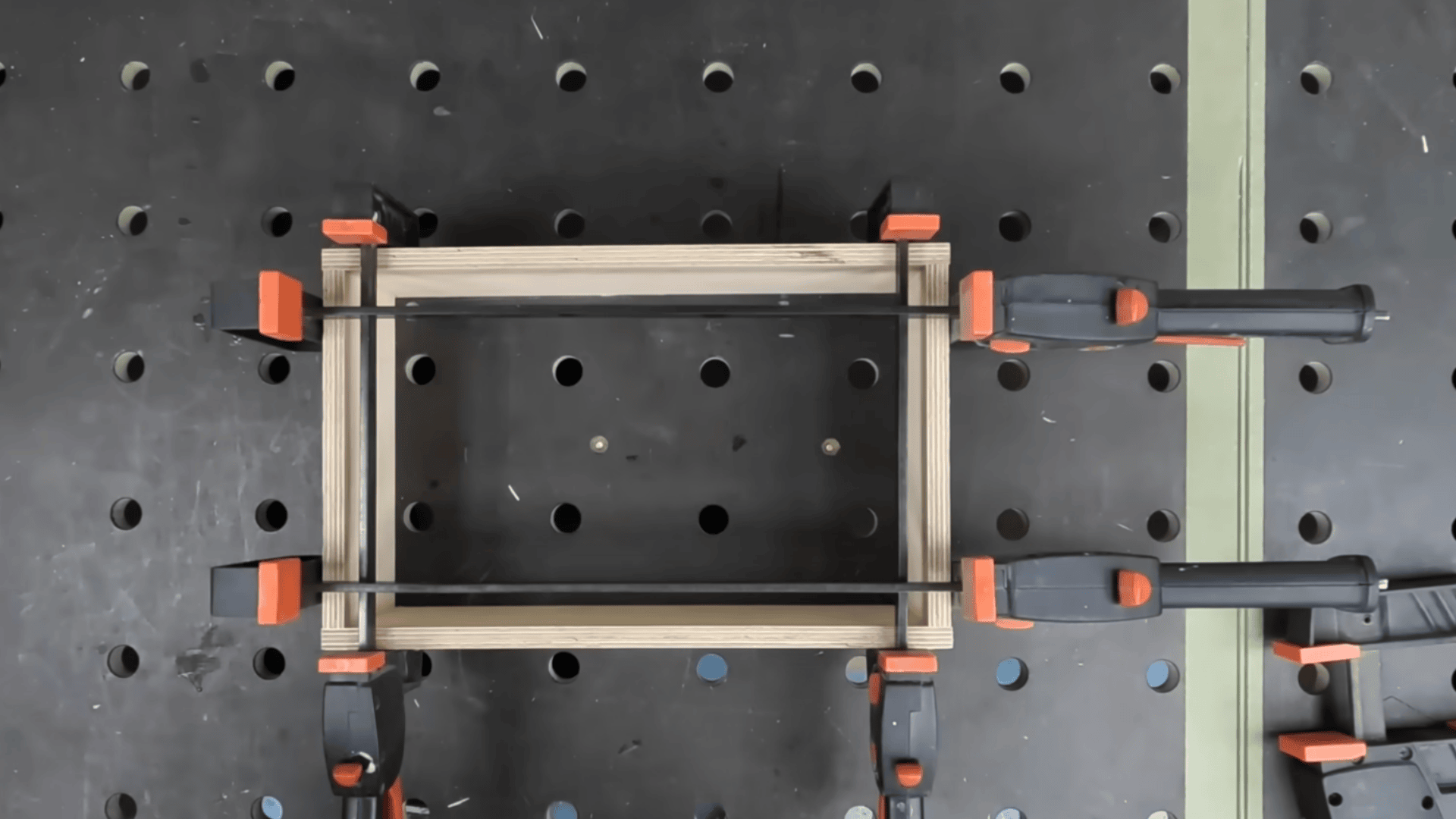 cut the finger joints using the peg indexing system