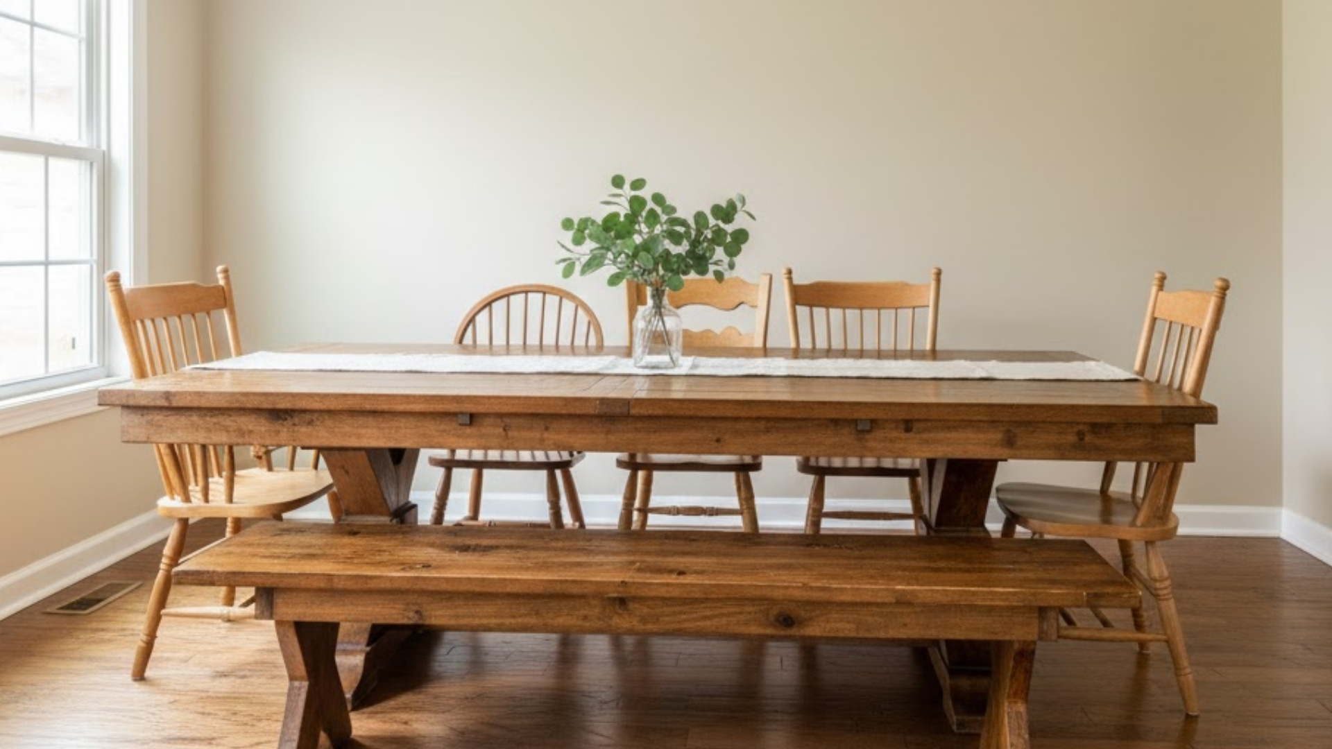 farmhouse dining table setup