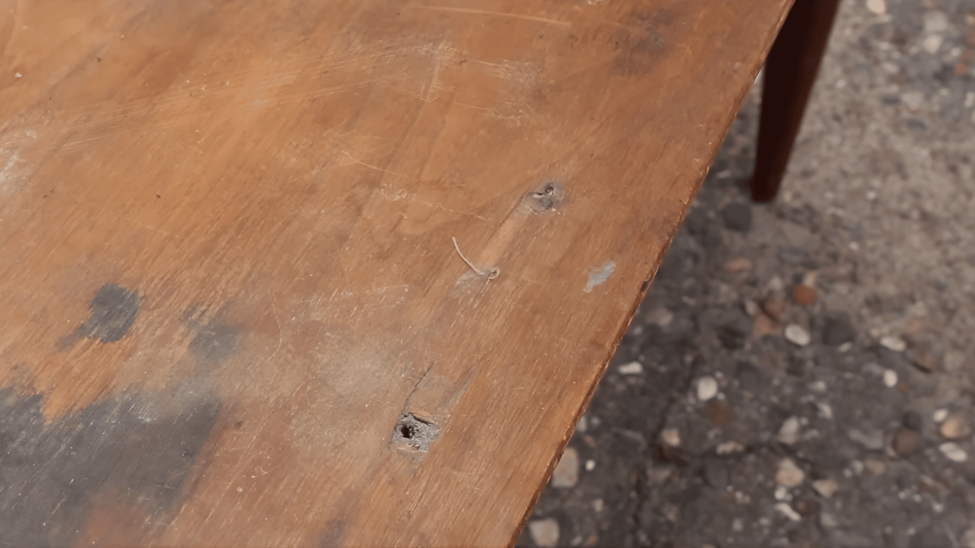 refinish-table-in-easy-way